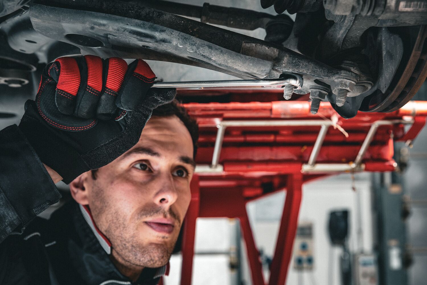 Grip long combination wrench in use Grip long combination wrench in use