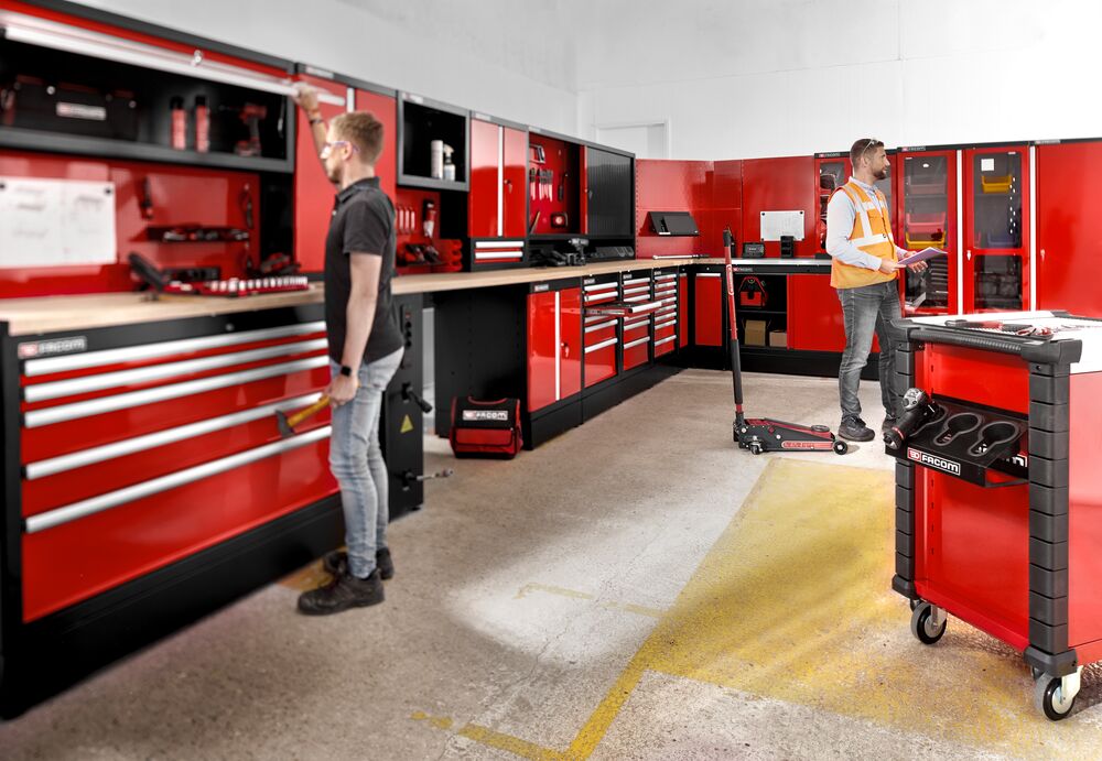 JLS3 Set 1 with tools with people JLS3 Set 1 with tools with people